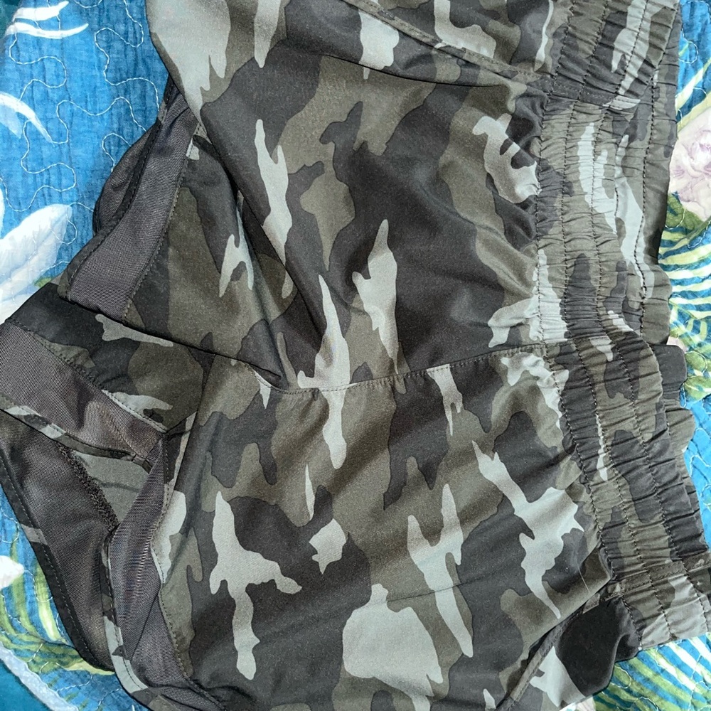 Racer run athleta camo shorts